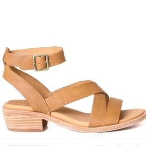 Kork-ease sandals-EUC